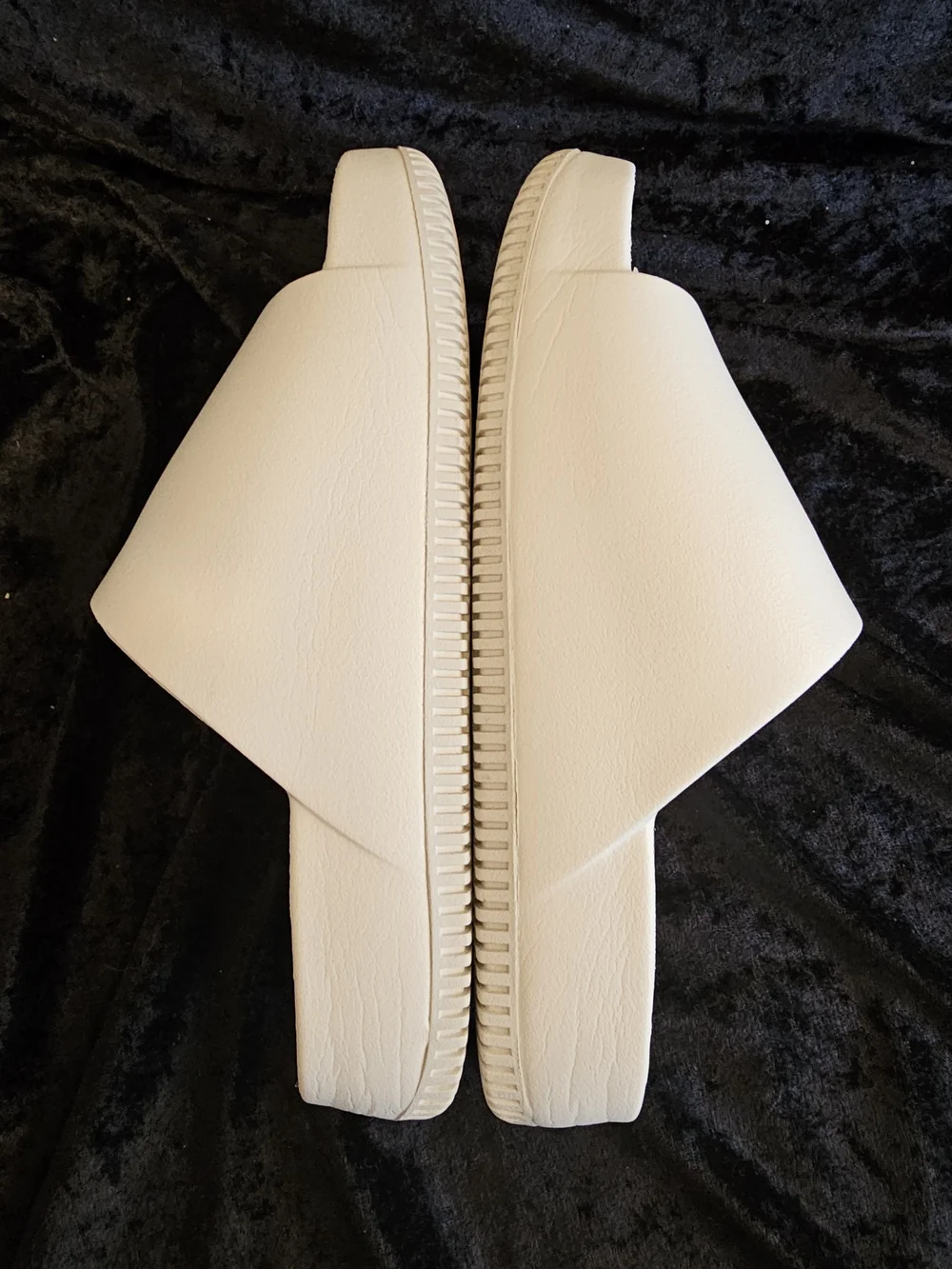 Nike Calm Slides White/Sail Men’s 7 / Women’s 8 - Worn Twice Excellent Condition